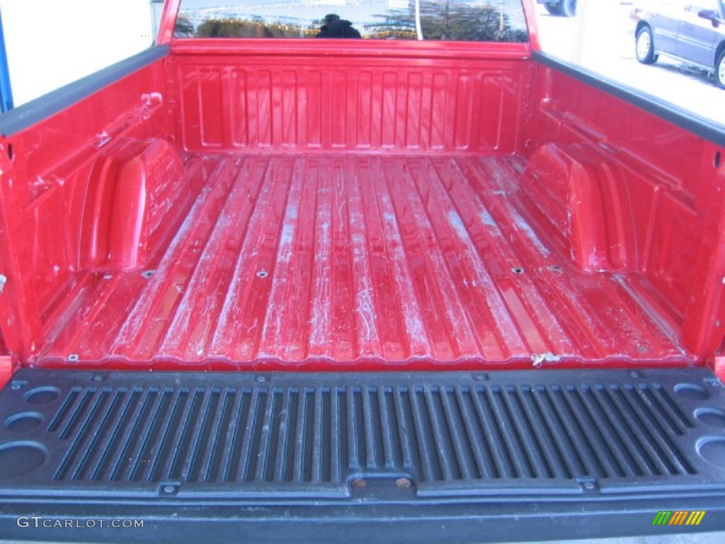 2003 Chevrolet Silverado 1500 LS Extended Cab Trunk Photos