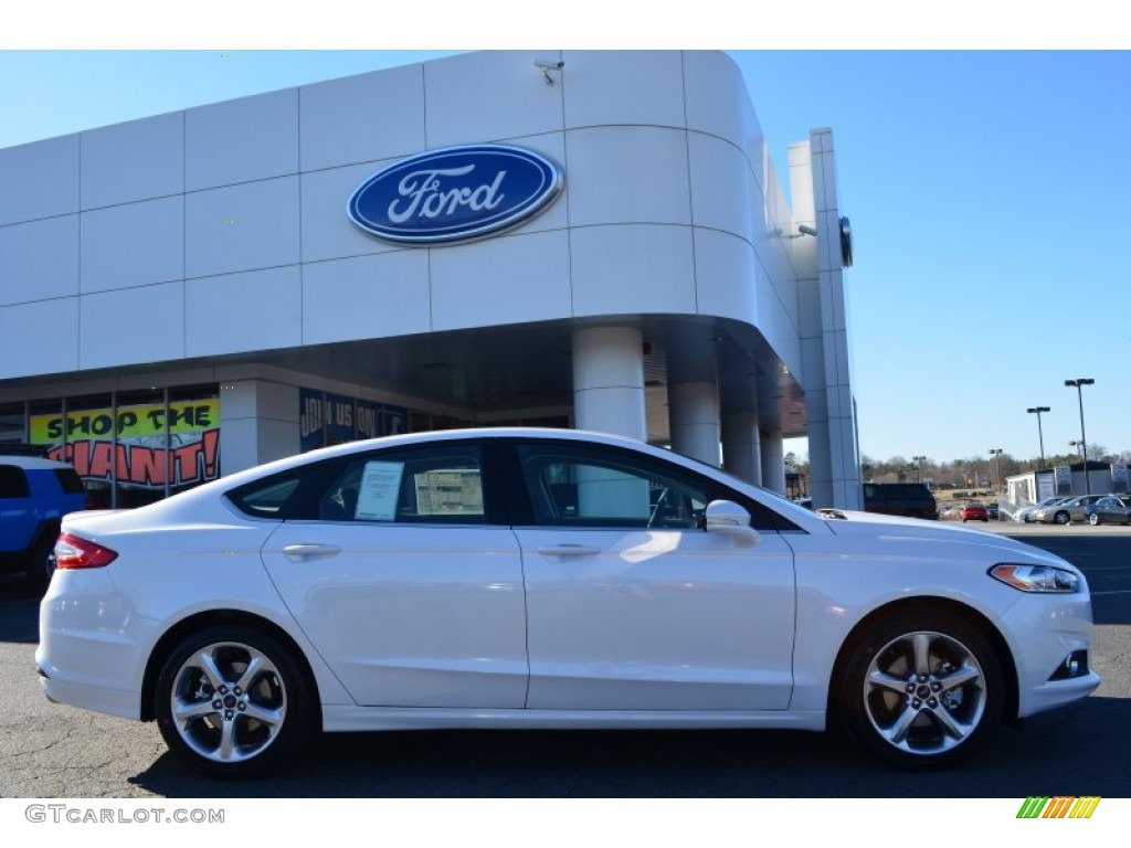 2013 Fusion SE 1.6 EcoBoost - White Platinum Metallic Tri-coat / SE Appearance Package Charcoal Black/Red Stitching photo #2