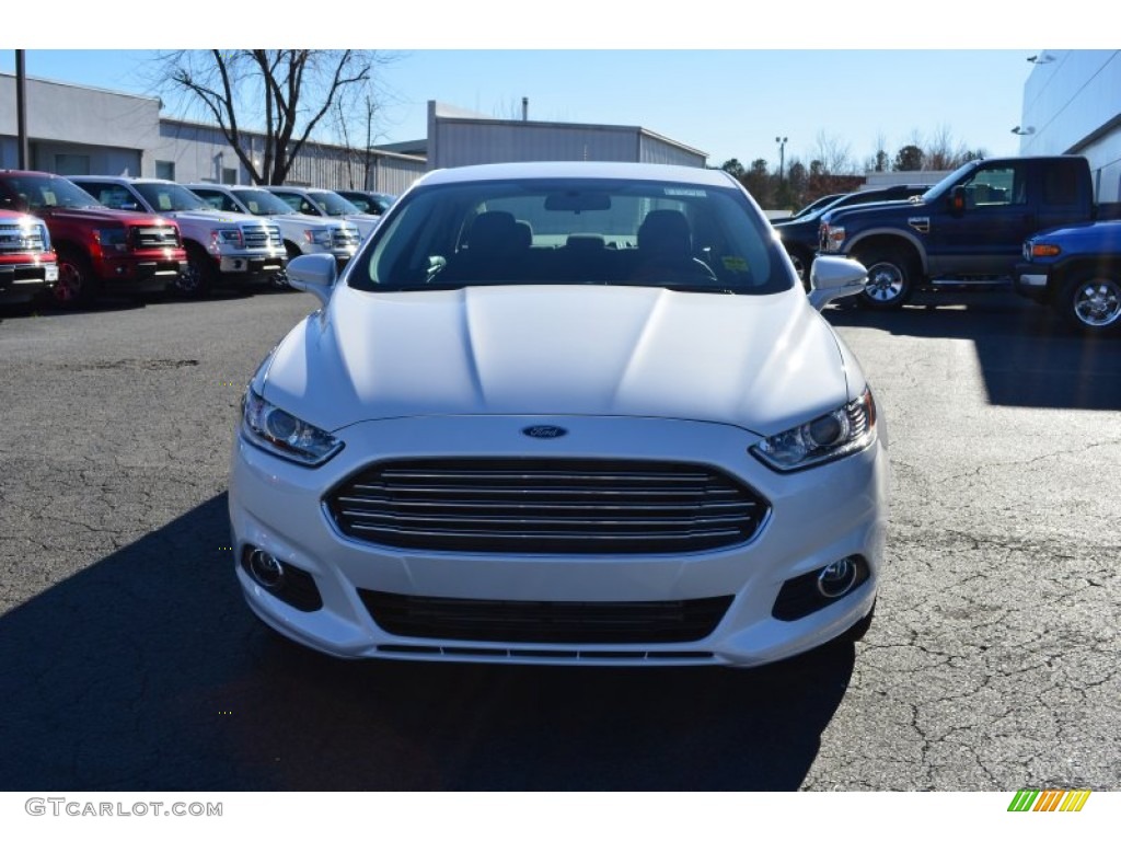 2013 Fusion SE 1.6 EcoBoost - White Platinum Metallic Tri-coat / SE Appearance Package Charcoal Black/Red Stitching photo #7