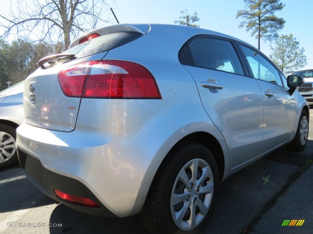 2012 Rio Rio5 LX Hatchback - Bright Silver / Gray photo #3