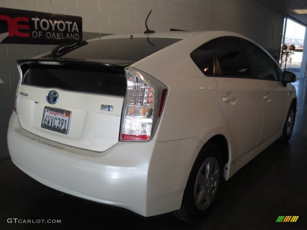 2010 Prius Hybrid IV - Blizzard White Pearl / Dark Gray photo #5