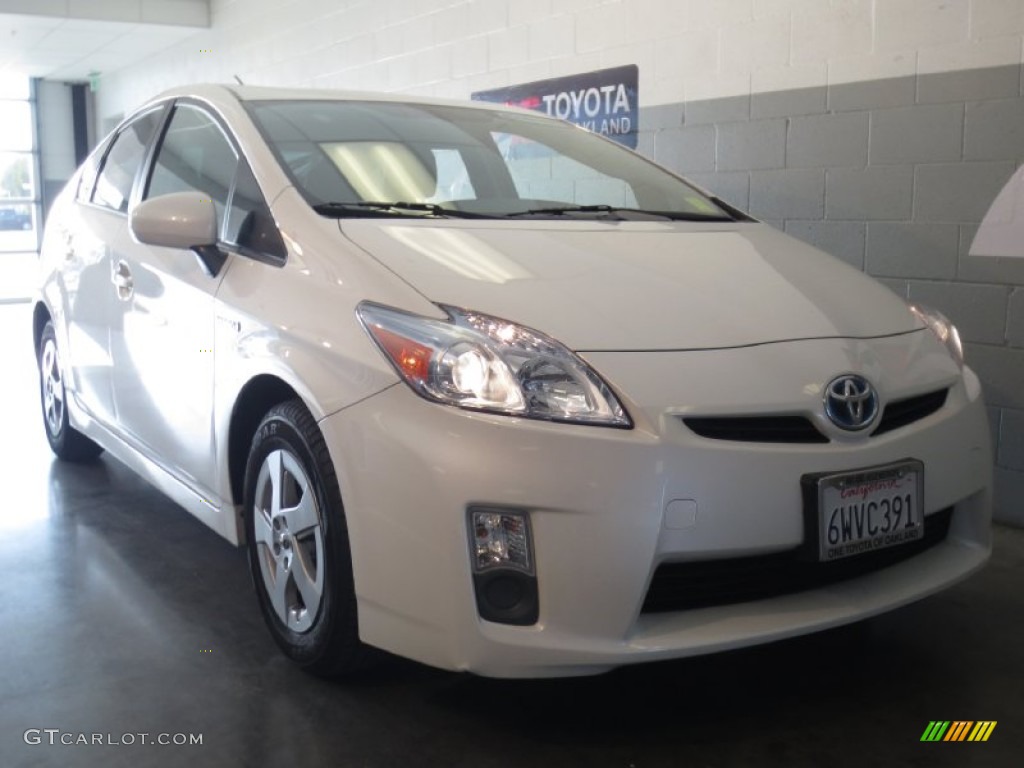 2010 Prius Hybrid IV - Blizzard White Pearl / Dark Gray photo #7