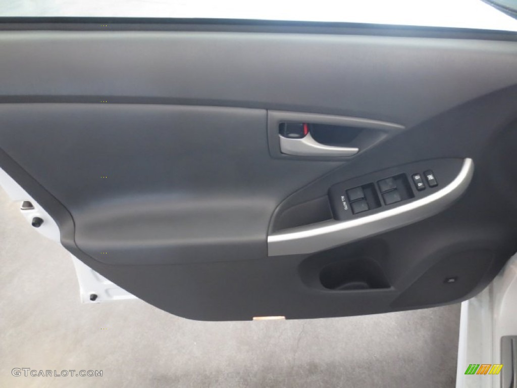 2010 Prius Hybrid IV - Blizzard White Pearl / Dark Gray photo #10