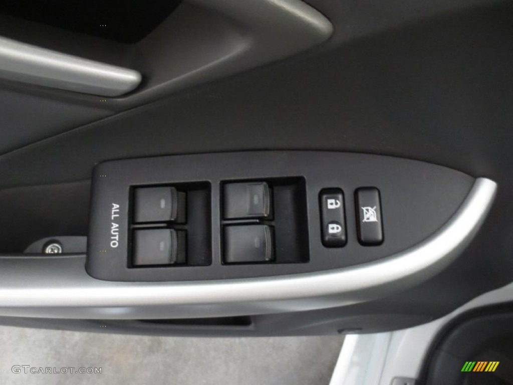 2010 Prius Hybrid IV - Blizzard White Pearl / Dark Gray photo #11