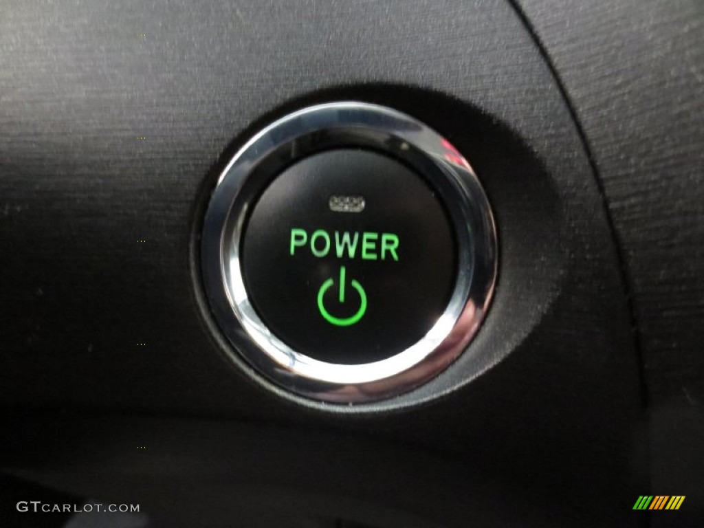 2010 Prius Hybrid IV - Blizzard White Pearl / Dark Gray photo #28