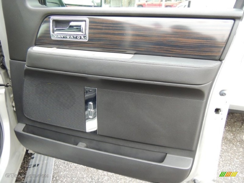2007 Lincoln Navigator Ultimate 4x4 Charcoal/Caramel Door Panel Photo #76890159