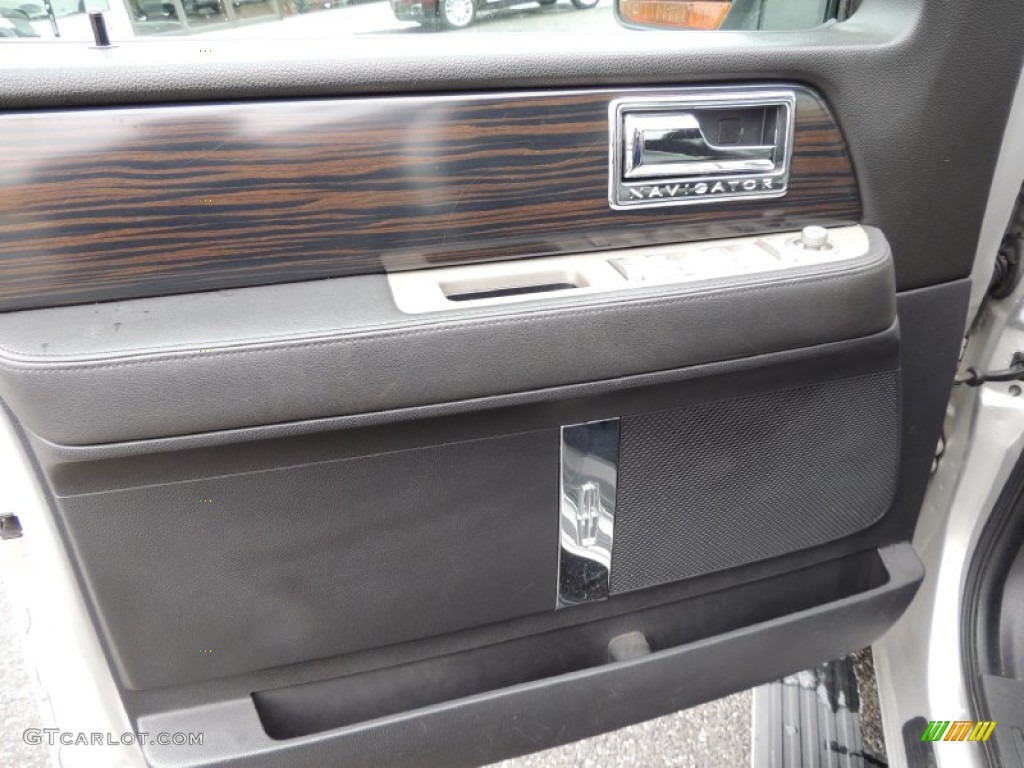 2007 Lincoln Navigator Ultimate 4x4 Charcoal/Caramel Door Panel Photo #76890230