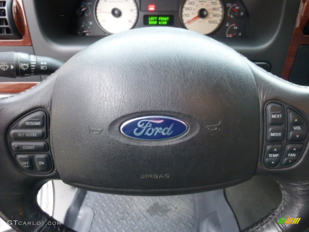 2007 Ford F250 Super Duty Lariat Crew Cab 4x4 Controls Photo #76890711