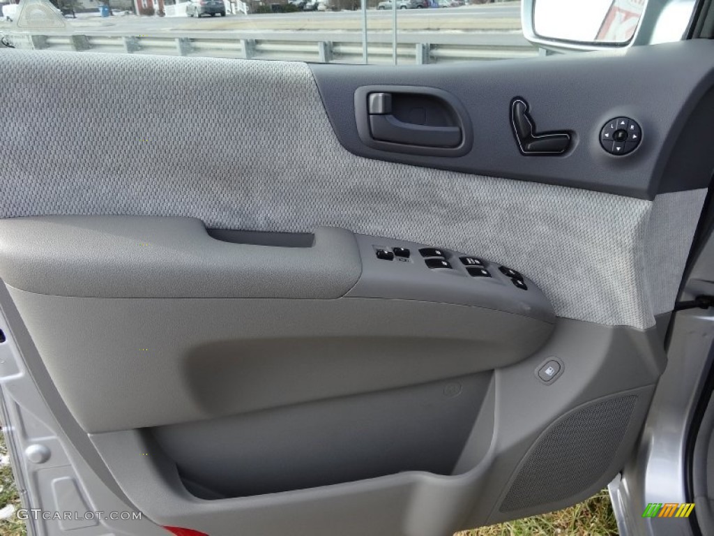 2006 Kia Sedona EX Door Panel Photos