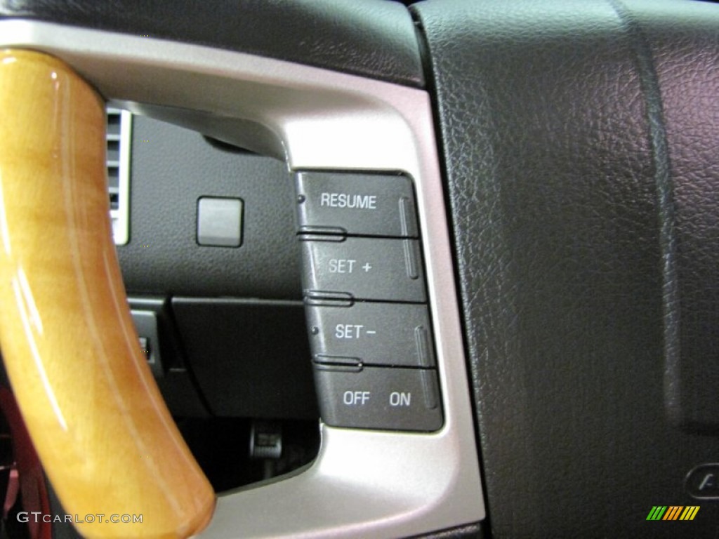 2009 Lincoln MKX Standard MKX Model Controls Photo #76890945