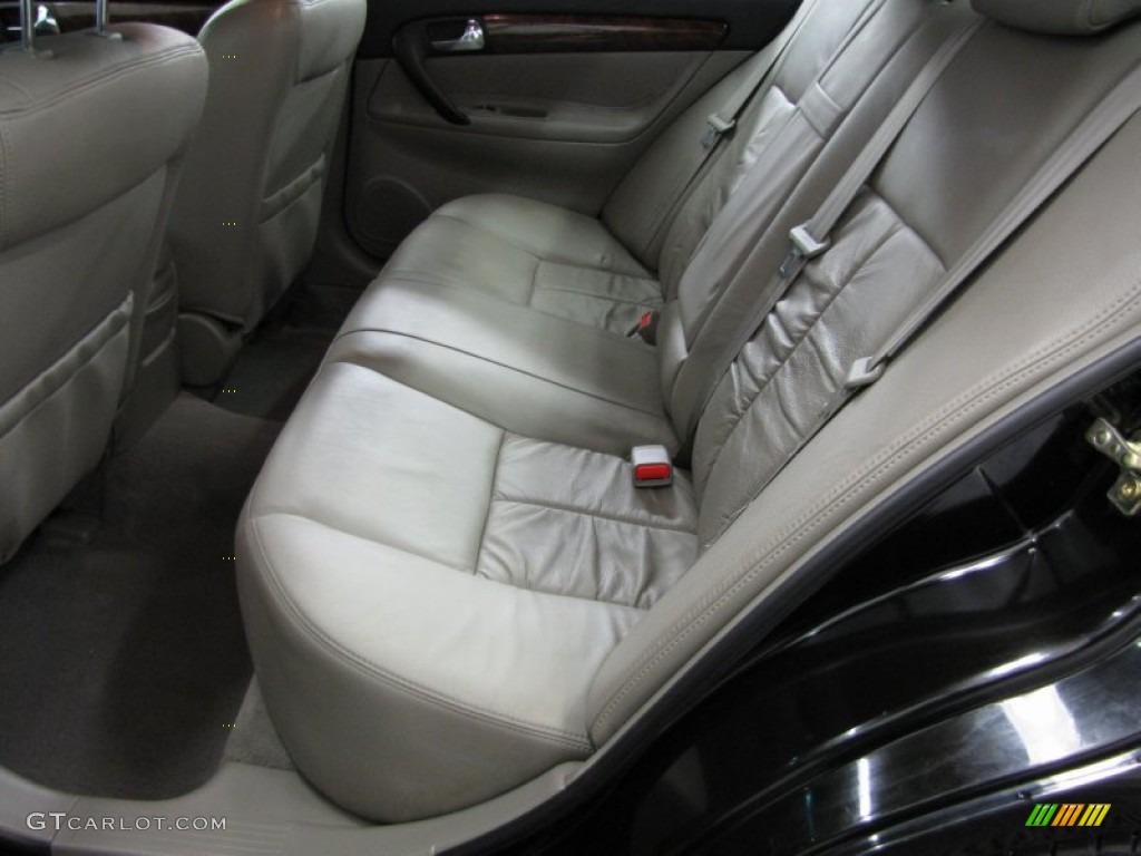 2006 Suzuki Verona Luxury Rear Seat Photo #76892185