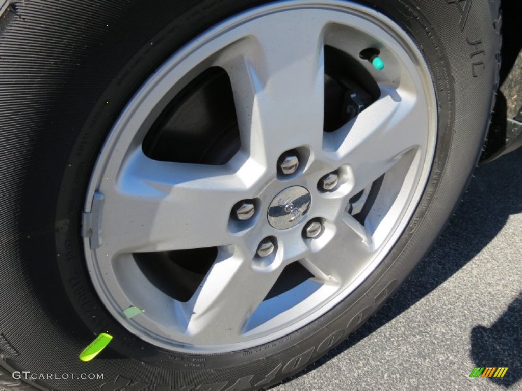 2013 Grand Cherokee Laredo - Winter Chill Pearl / Black photo #5