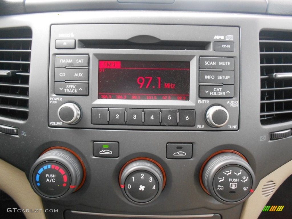 2010 Kia Optima LX Audio System Photos
