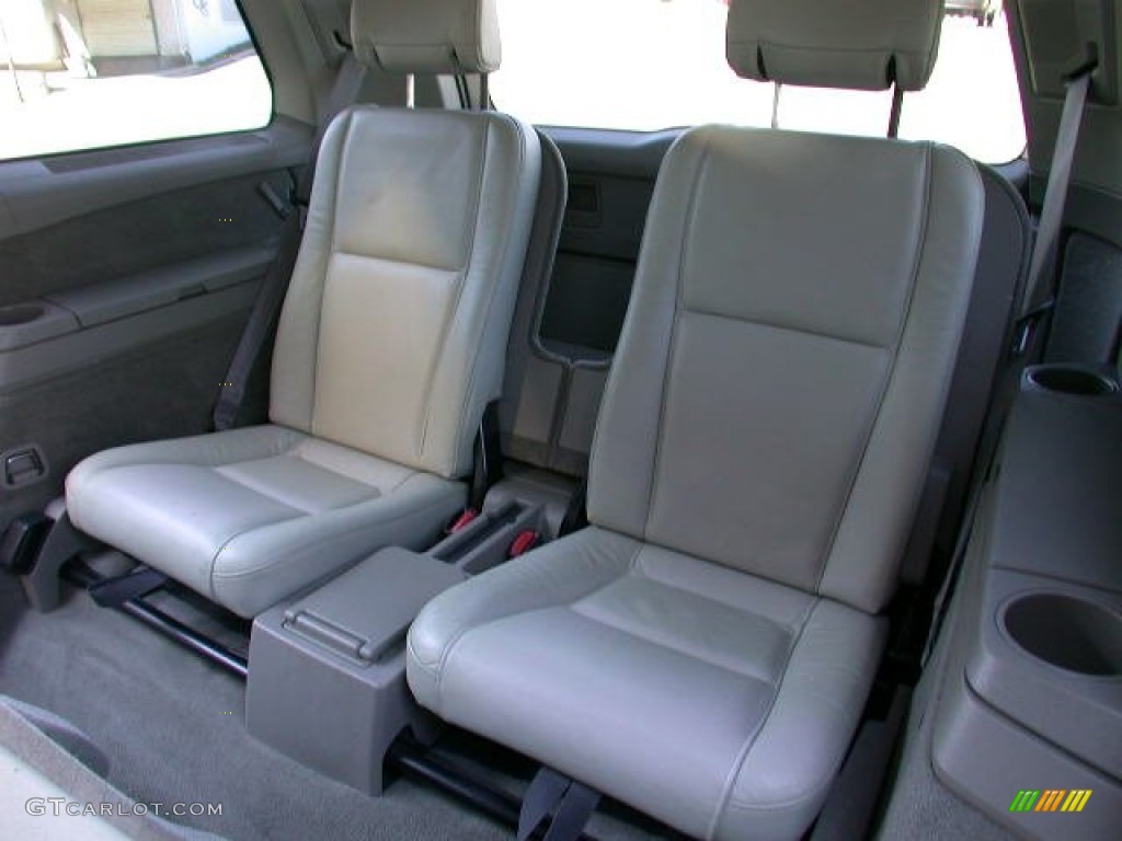 Taupe/Light Taupe Interior 2006 Volvo XC90 2.5T Photo #76893174