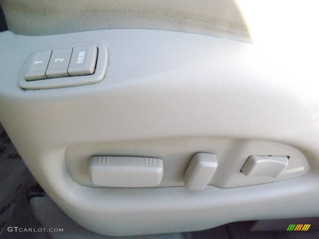 2010 Cadillac SRX V6 Controls Photo #76893314