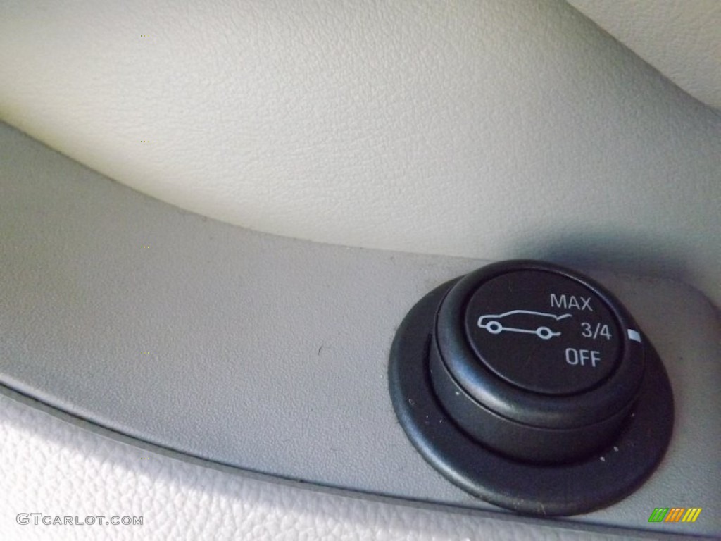 2010 Cadillac SRX V6 Controls Photo #76893336