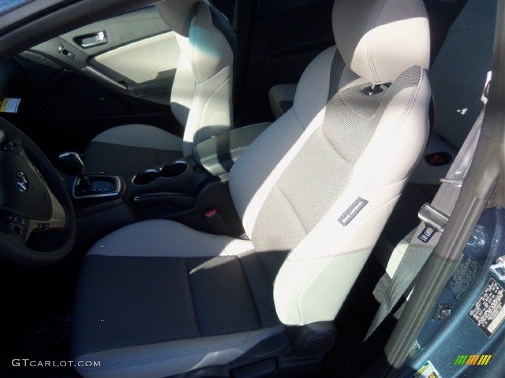 2013 Genesis Coupe 2.0T Premium - Parabolica Blue / Gray Leather/Gray Cloth photo #11