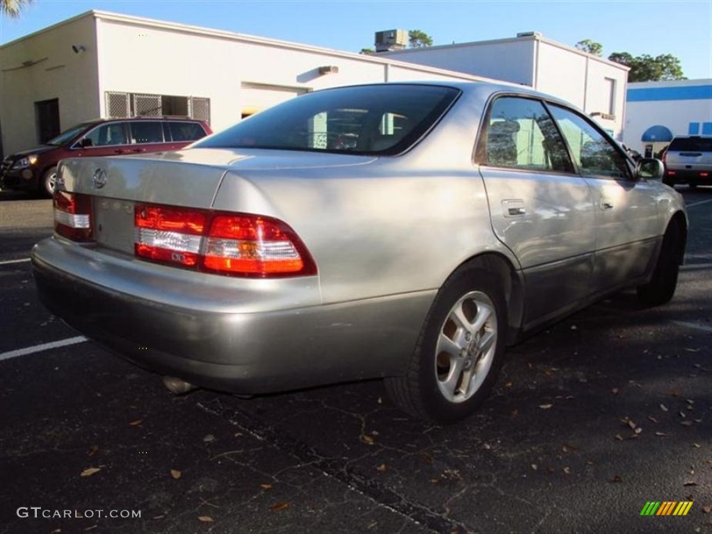 2001 ES 300 - Cashmere Beige Metallic / Ivory photo #3