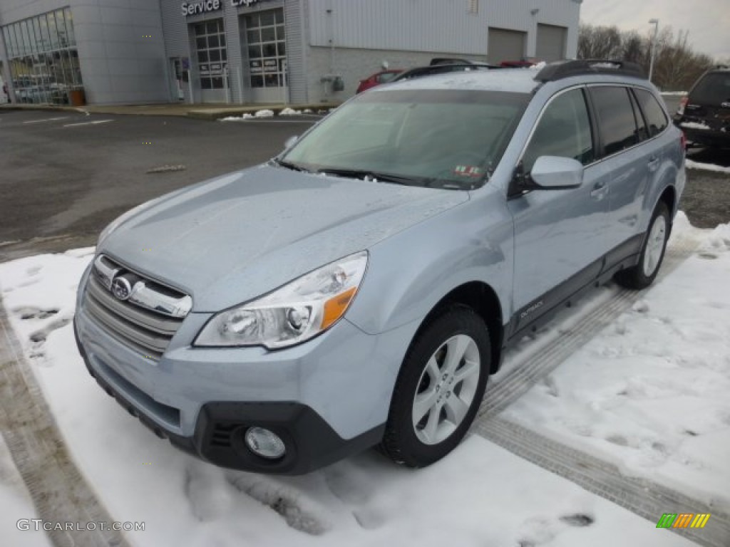Ice Silver Metallic 2013 Subaru Outback 2.5i Premium Exterior Photo #76895427