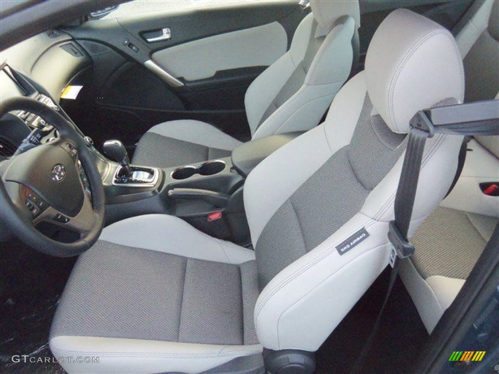 2013 Genesis Coupe 2.0T - Parabolica Blue / Gray Leather/Gray Cloth photo #11