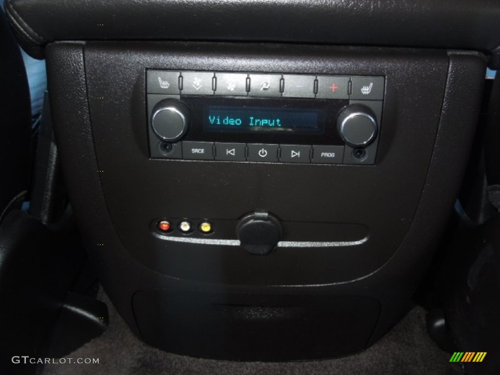 2010 GMC Yukon XL Denali AWD Controls Photo #76898291