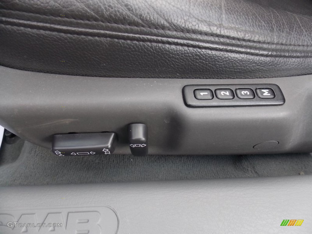 2003 Saab 9-3 SE Convertible Controls Photo #76898688
