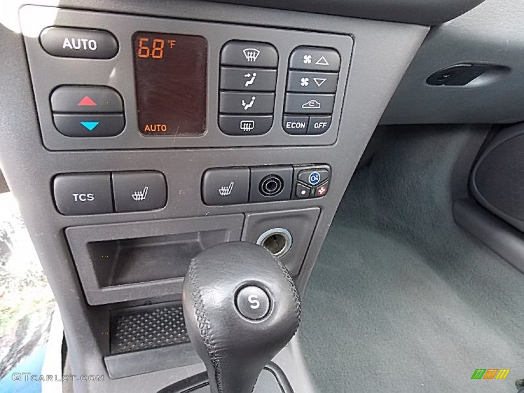 2003 Saab 9-3 SE Convertible Controls Photos