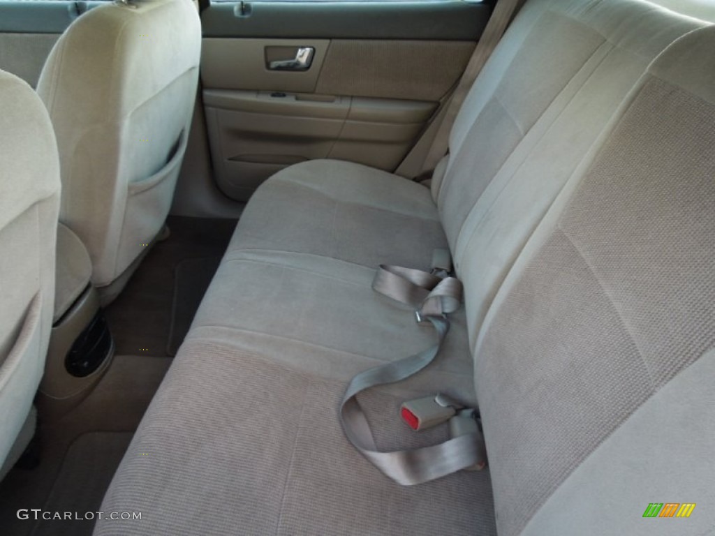 2001 Ford Taurus SE Wagon Rear Seat Photo #76899289