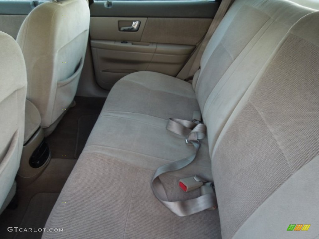 2001 Ford Taurus SE Wagon Rear Seat Photos