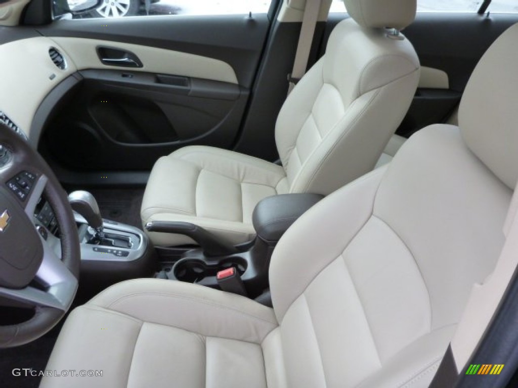 2012 Chevrolet Cruze LTZ/RS Front Seat Photo #76900431