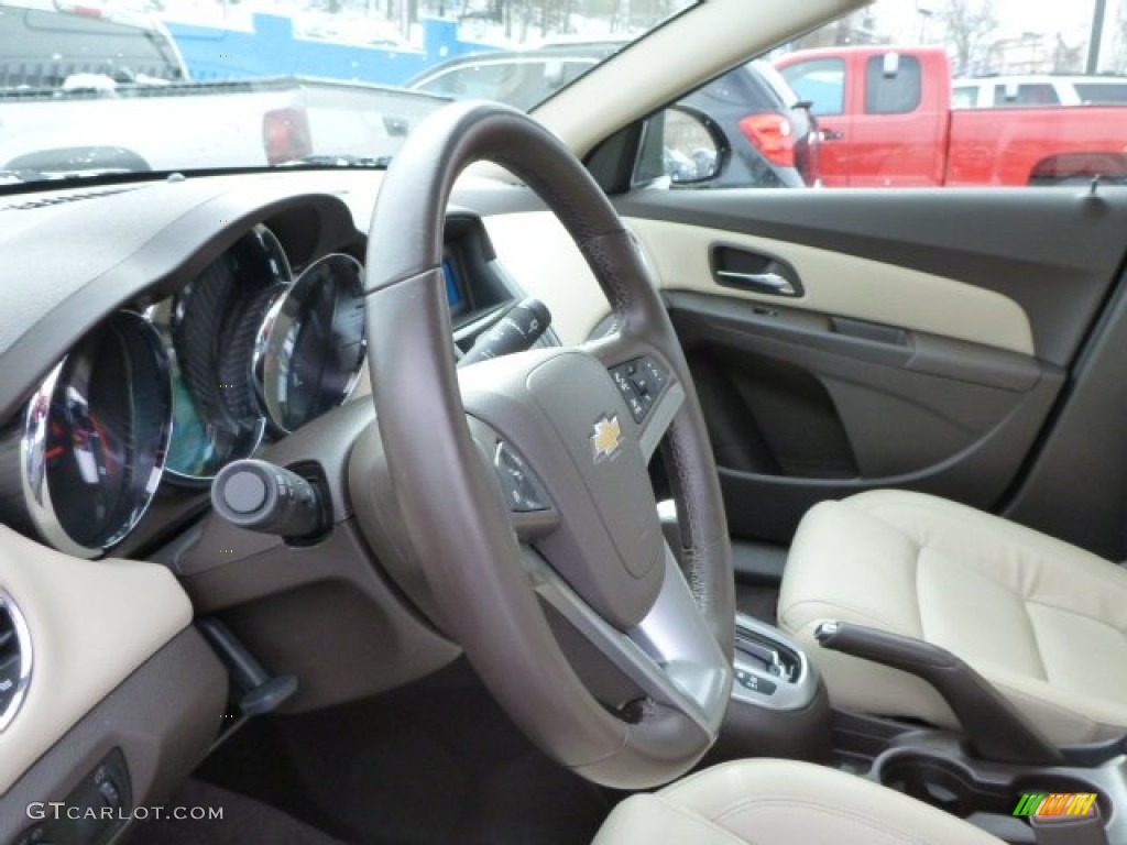 2012 Chevrolet Cruze LTZ/RS Cocoa/Light Neutral Steering Wheel Photo #76900734