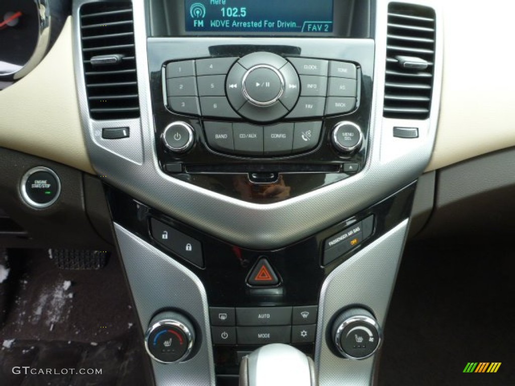 2012 Chevrolet Cruze LTZ/RS Controls Photo #76900758