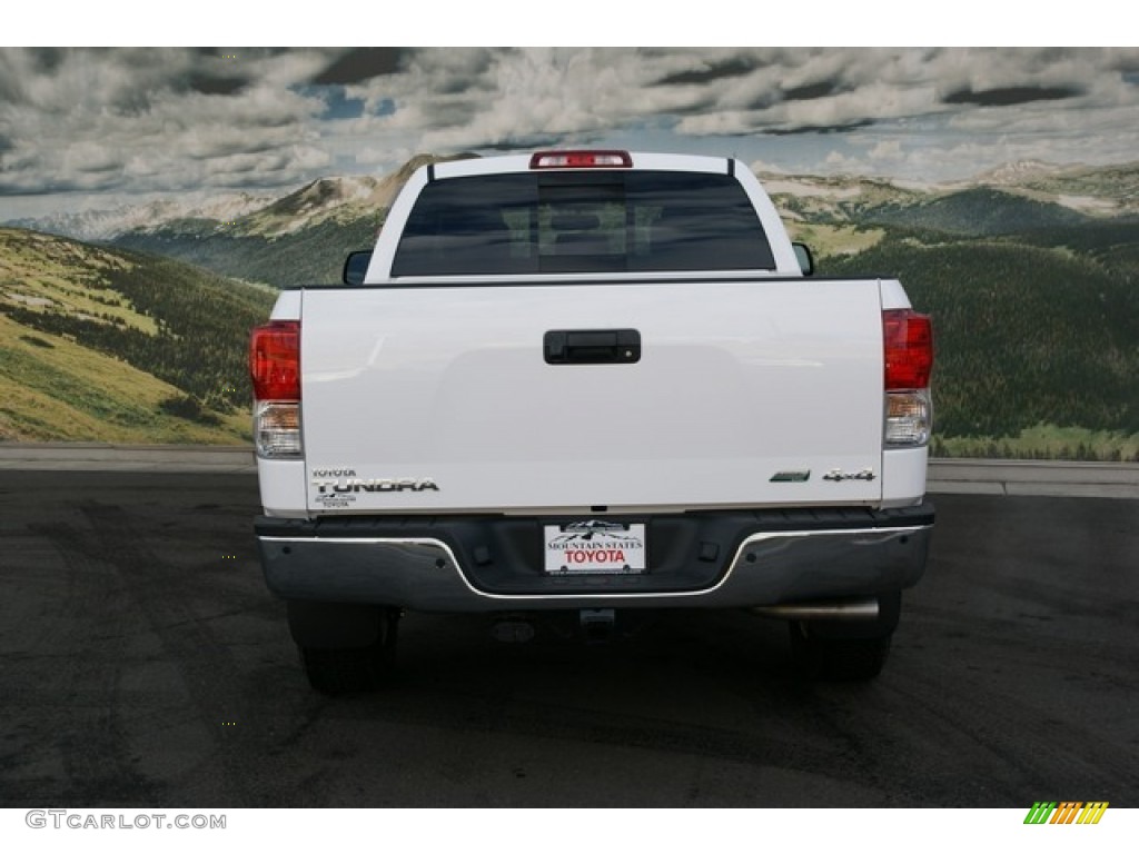 2013 Tundra SR5 TRD Double Cab 4x4 - Super White / Black photo #4