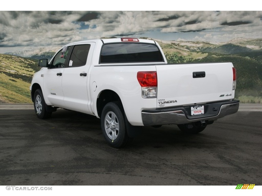 2013 Tundra CrewMax 4x4 - Super White / Graphite photo #2