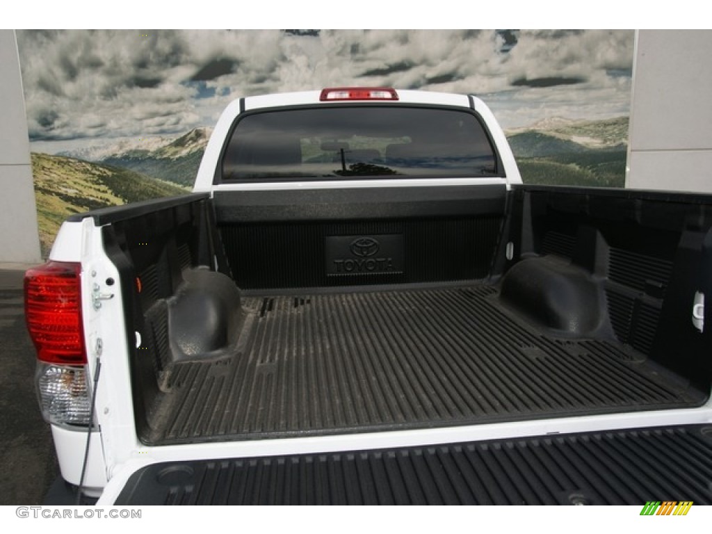 2013 Tundra CrewMax 4x4 - Super White / Graphite photo #8