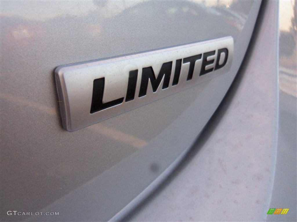 2013 Elantra Limited - Silver / Black photo #9
