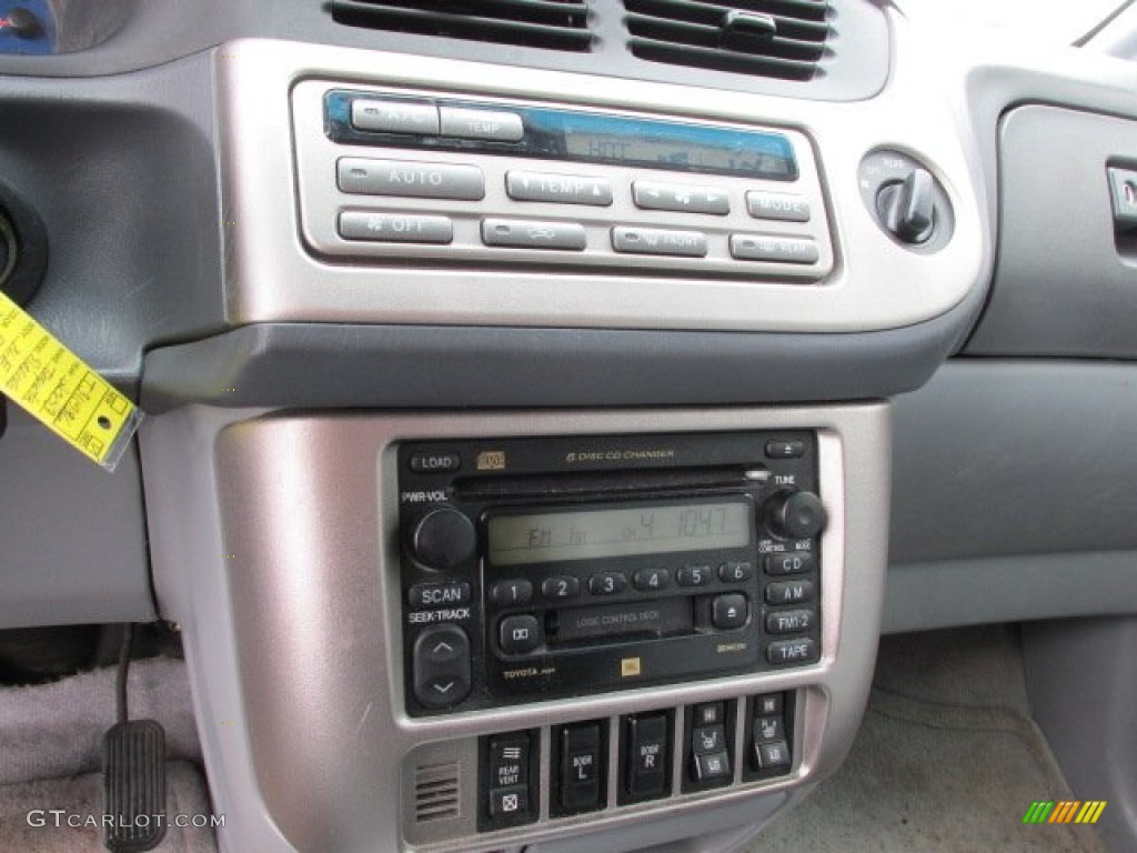 2003 Toyota Sienna XLE Controls Photo #76906731