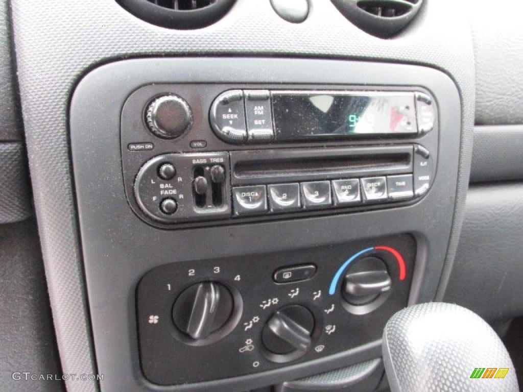 2002 Jeep Liberty Sport 4x4 Controls Photo #76907210
