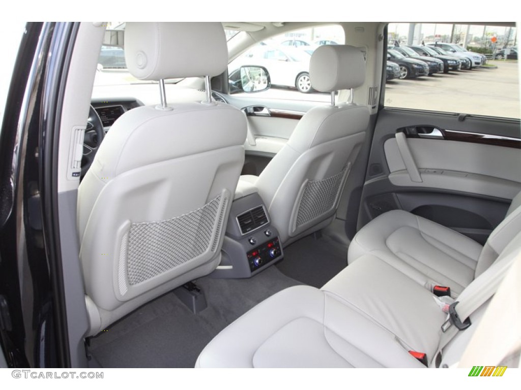 2013 Audi Q7 3.0 S Line quattro Rear Seat Photo #76907829