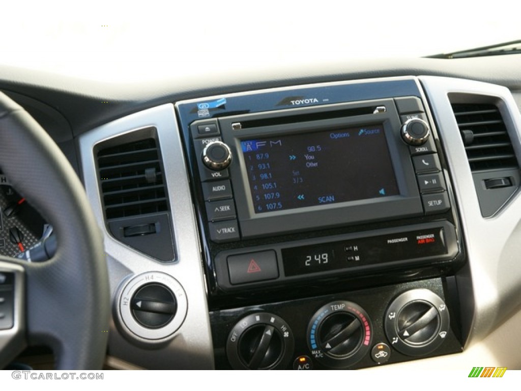2013 Toyota Tacoma V6 SR5 Double Cab 4x4 Controls Photo #76908411