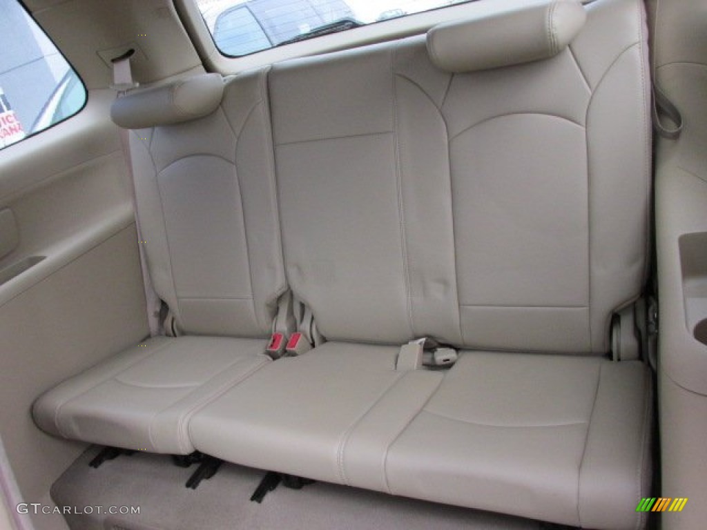 2009 Saturn Outlook XR AWD Rear Seat Photos