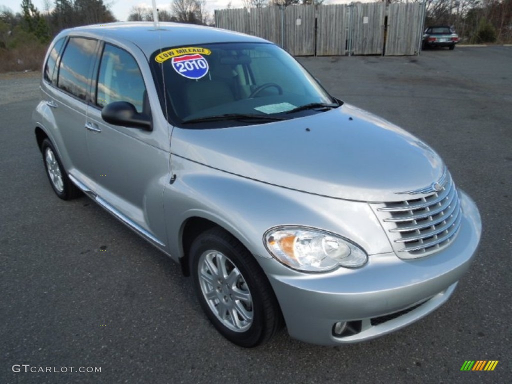Bright Silver Metallic 2010 Chrysler PT Cruiser Classic Exterior Photo #76908977
