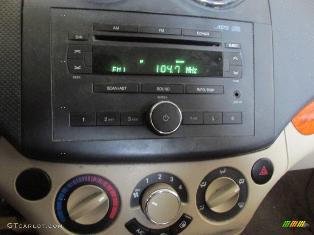 2008 Chevrolet Aveo LT Sedan Audio System Photo #76909123