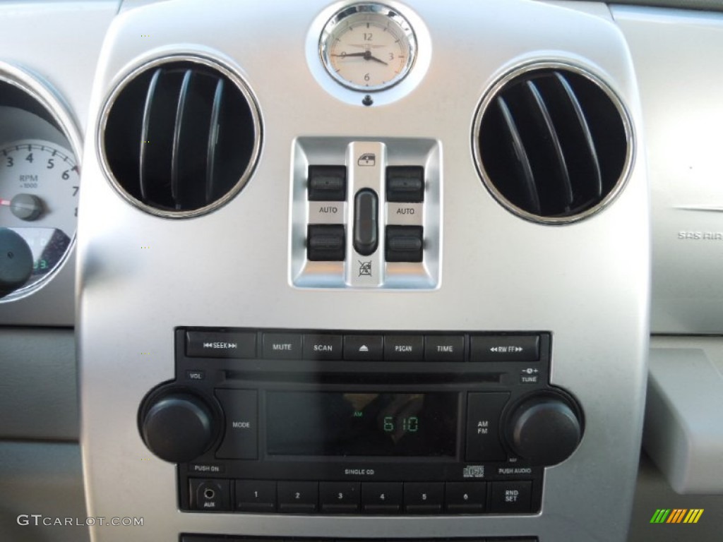 2010 Chrysler PT Cruiser Classic Controls Photo #76909244