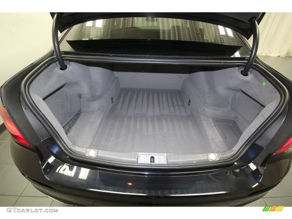 2013 BMW 7 Series 740Li Sedan Trunk Photos