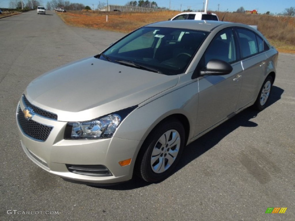 2013 Cruze LS - Champagne Silver Metallic / Jet Black/Medium Titanium photo #1