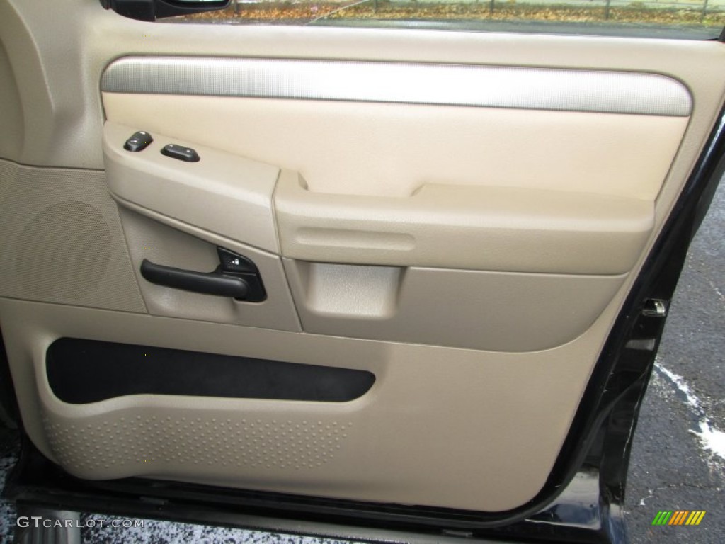 2003 Ford Explorer XLT AWD Door Panel Photos