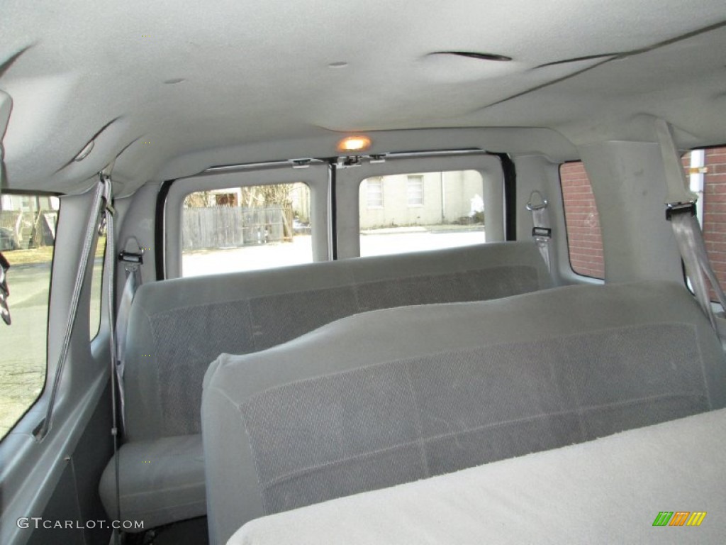 2007 E Series Van E350 Super Duty XLT 15 Passenger - Oxford White / Medium Flint Grey photo #18