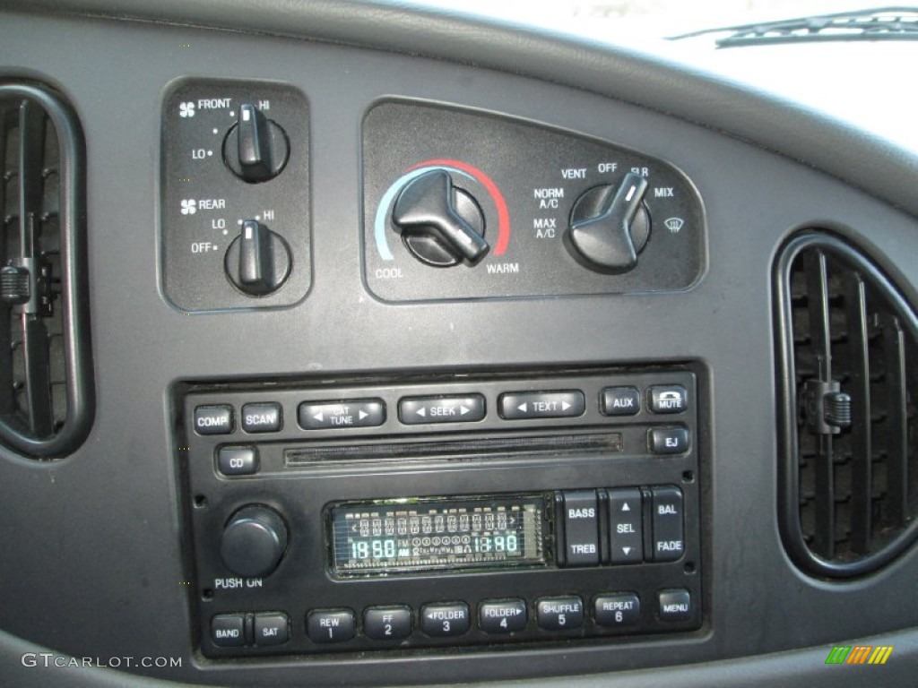 2007 Ford E Series Van E350 Super Duty XLT 15 Passenger Controls Photo #76913124