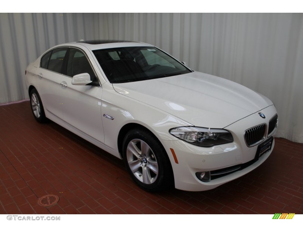 2013 5 Series 528i xDrive Sedan - Alpine White / Cinnamon Brown photo #1